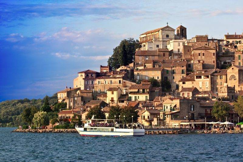 Anguillara Sabazia © "Lago di Bracciano, Depositphotos"